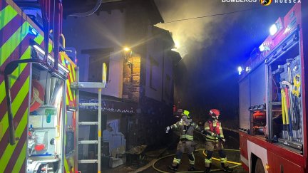 Los bomberos han trabajado durante 10 horas. / DPH