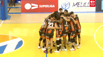 La plantilla del Pamesa Teruel Voleibol al comienzo del encuentro.