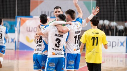 El Wanapix celebra la victoria ante Móstoles