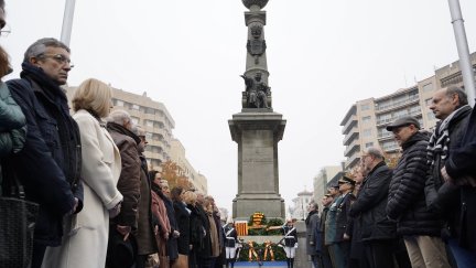 Ofrenda floral al Justicia en la plaza Aragón de Zaragoza. / Justicia de Aragón
