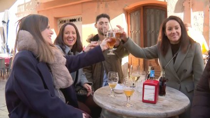 El vermut en Huesca ha reunido a amigos y familiares en el Coso Alto. / Aragón TV