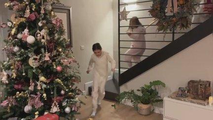 Caras de sorpresa y mucha ilusión tras el paso de Papá Noel por Aragón. / Aragón TV