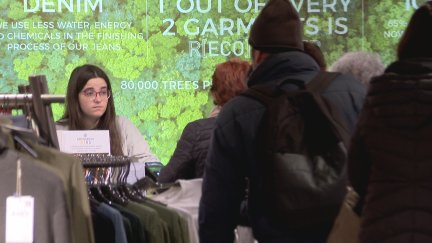 Jornada de cambios y devoluciones en las tiendas tras el paso de Papá Noel. / Aragón TV