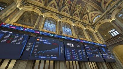 Vista del panel del Ibex 35, el principal indicador del parqué madrileño de la bolsa este miércoles. / EFE
