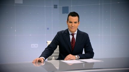 Javier Gastón, presentador del informativo Aragón Noticias 1 de Aragón TV. / CARTV