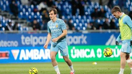 Francho Serrano, calentando antes del partido frente a la UD Las Palmas.