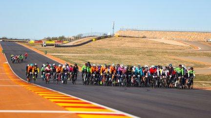Imagen de una carrera en la anterior edición de La Invernal en MotorLand Aragón