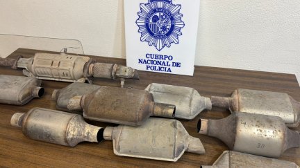 Algunos de los catalizadores sutraídos. / Policía Nacional