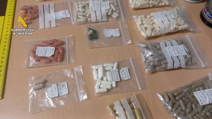 Medicamentos obtenidos mediante estafa. / Guardia Civil