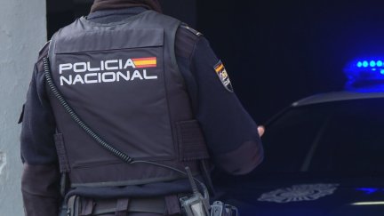 Un agente de la Policía Nacional. / Aragón TV