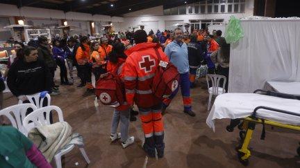 Los heridos leves han sido trasladados al polideportivo de Adamuz. / EFE