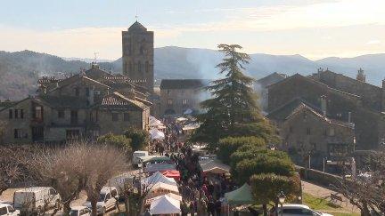 Más de cien puestos, degustaciones y actividades para todas las edades se han celebrado a lo largo de este fin de semana. / Aragón TV
