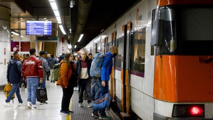 Estación de Sants de Barcelona este lunes. / EFE