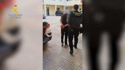 Detenido un prófugo por apropiarse de dos coches de lujo alquilados, uno en Luxemburgo. / Guardia Civil