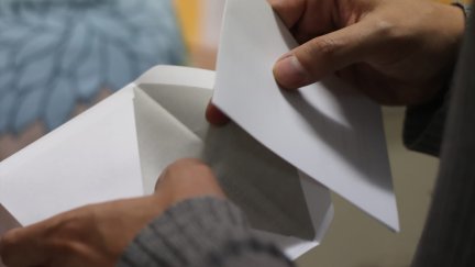 Este miércoles es el último día para depositar el voto por correo. / Europa Press