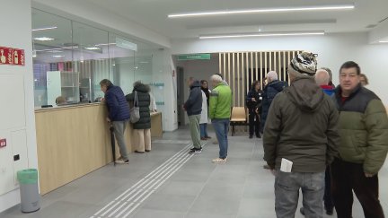 Llegan los primeros usuarios al nuevo Centro de Salud de Ramón y Cajal de Huesca. / Aragón TV