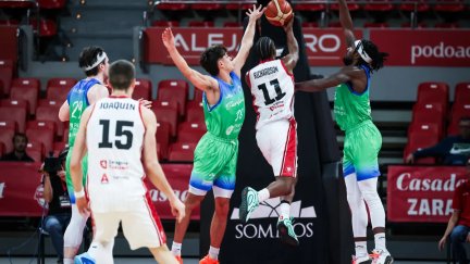 Lance del partido. Foto: FIBA Europe Cup
