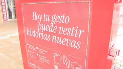 Zaragoza incrementa los puntos de recogida de ropa usada./ Aragón TV