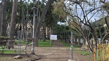 El parque Miguel Servet de Huesca se ha cerrado al público por la previsión de fuertes rachas de viento. / Ayto. de Huesca