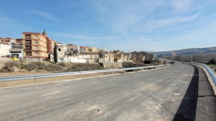La variante de Sástago (Zaragoza) podría estar lista antes de que acabe el verano. / DGA