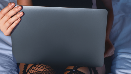 El 75 % de los españoles cree que la mayor parte de las mujeres prostituidas son víctimas de explotación. / Canva