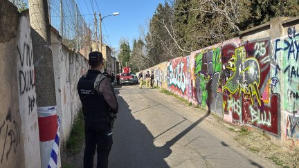 La policía y los bomberos en la calle Juan XXII, en el barrio de San José. / Aragón Noticias