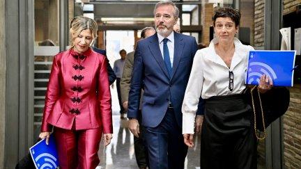 Mar Vaquero, Jorge Azcón y Ana Marín, al llegar a las Cortes de Aragón. / Europa Press. Marcos Cebrián