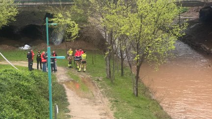 El Ayuntamiento de Zaragoza vigila la ribera del Huerva por la crecida./ Aragón TV
