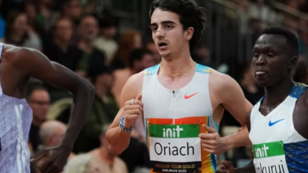 Pol Oriach, durante la prueba de 3000 metros en pista cubierta de Karlsruhe