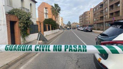 Zona acordonada por la Guardia Civil en La Almunia de Doña Godina este miércoles. / Alejandro García