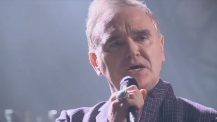 Morrissey en una imagen de uno de sus videoclips.