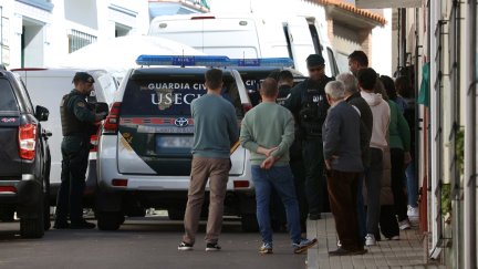 Continúan los registros en la vivienda de los detenidos. / Jorge Armestar (Europa Press)