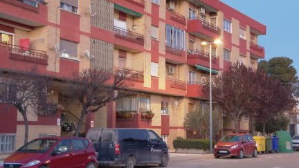 Domicilio de Fuentes de Ebro (Zaragoza) donde se produjo la detención. / Aragón TV
