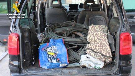 Material hallado en el maletero de uno de los detenidos. / Guardia Civil
