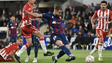 Un momento del partido ante el Almería