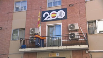 Fachada de la comisaría de la Policía Nacional de Jaca este lunes. / Aragón TV