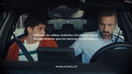 Imagen de la campaña lanzada por la Policía Nacional y fundaciónSOL para alertar del peligro de grabar o compartir contenido violento en las redes sociales. / Policía Nacional