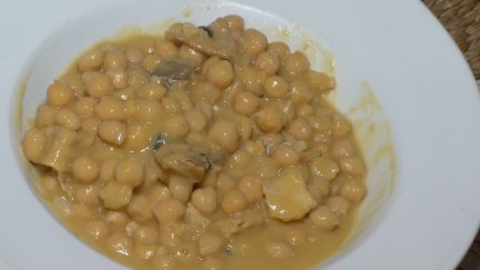 Garbanzos con congrio, plato típico de Calatayud (Zaragoza). / Aragón TV