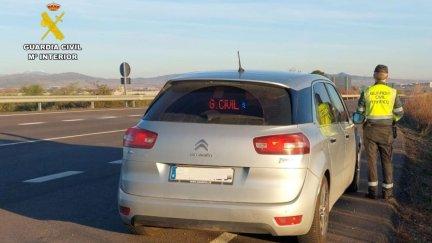Vehículo camuflado de la Guardia Civil. / Guardia Civil