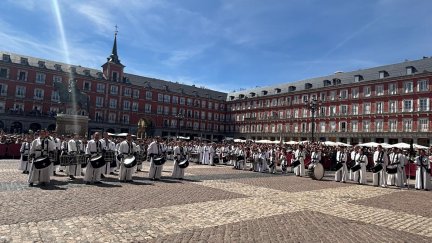 La Cofradía de la Exaltación de la Santa Cruz ha hecho sonar sus tambores en Madrid. / Ayuntamiento de Zaragoza