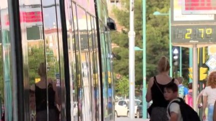 El tranvía verá sus recorrido por el centro de Zaragza afectado por el Maratón. / Aragón TV