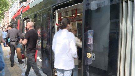 El tranvía de Zaragoza cumple 15 años y es la línea más utilizada en España./ Aragón TV