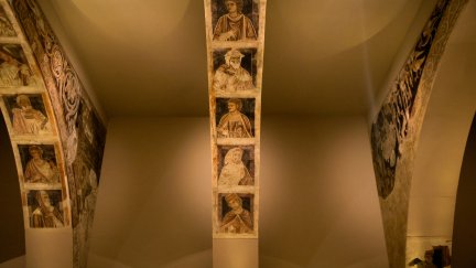 Detalle de las pinturas murales de Sijena expuestas en el MNAC. / Europa Press