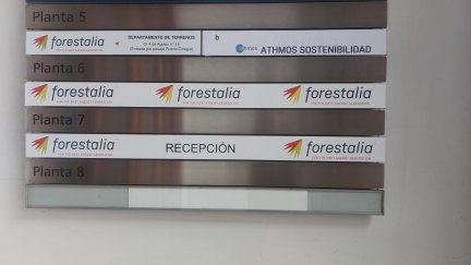 Portal de la sede de Forestalia en Zaragoza./ Europa Press