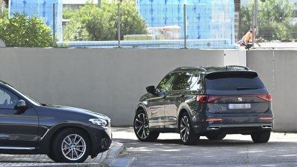 Pujol ha accedido en vehículo al interior de la Audiencia, evitando las cámaras de los fotógrafos. / EFE