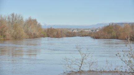 Imagen de archivo del río Ebro a su paso por Zaragoza. / Europa Press. Ramón Comet