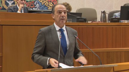 José Luis Bancalero, durante una intervención en las Cortes de Aragón. / Aragón TV