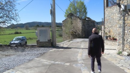 Calles recientemente asfaltadas en Campodarbe/ Aragón TV