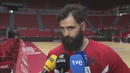 Bojan Dubljević en rueda de prensa.
