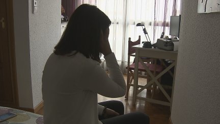 Una mujer sufre violencia de género en su casa. / Aragón TV
